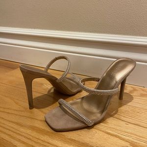 Trendy Open toed sparkle heels